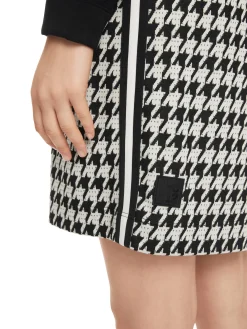 Damen Kleid mit Stehkragen