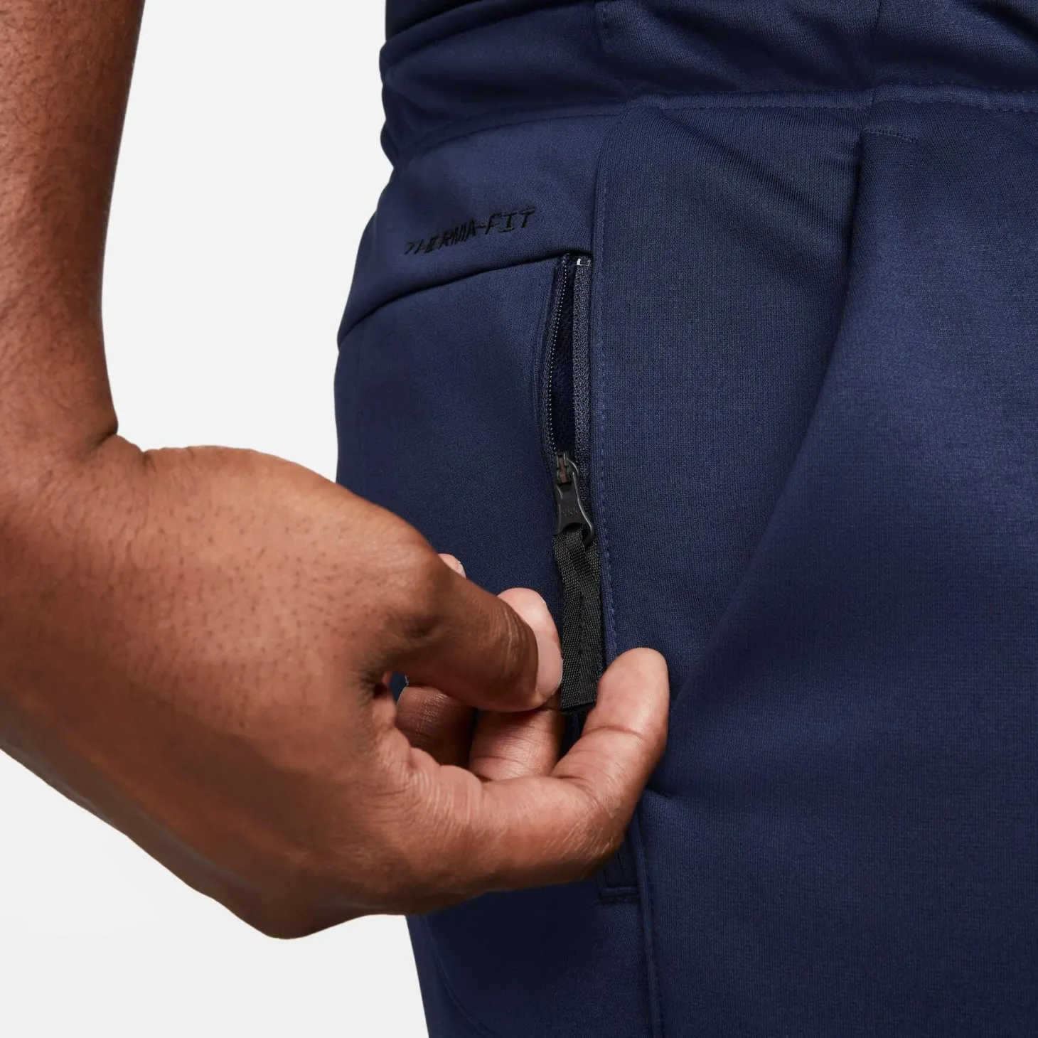 Herren Trainingshose THERMA-FIT Tapered Fit